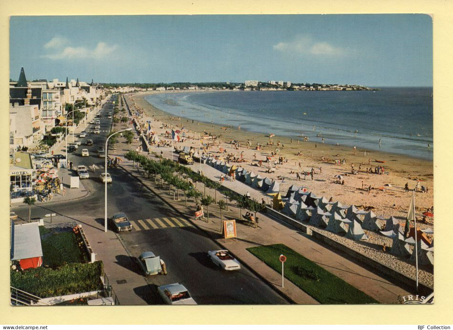 17. ROYAN – Le Boulevard Garnier / Au Fond Les Rochers De Vallières Et St-Georges De Didonne (animée) - Royan