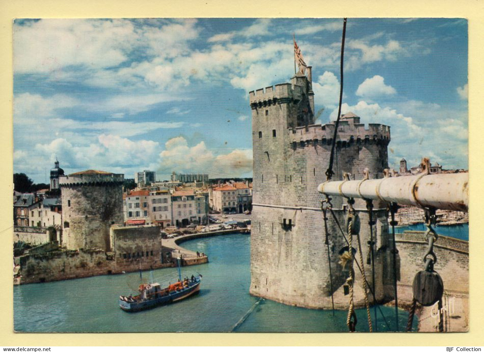 17. LA ROCHELLE – Sortie Du Port / Tour St-Nicolas Et Tour De La Chaine (voir Scan Recto/verso) - La Rochelle