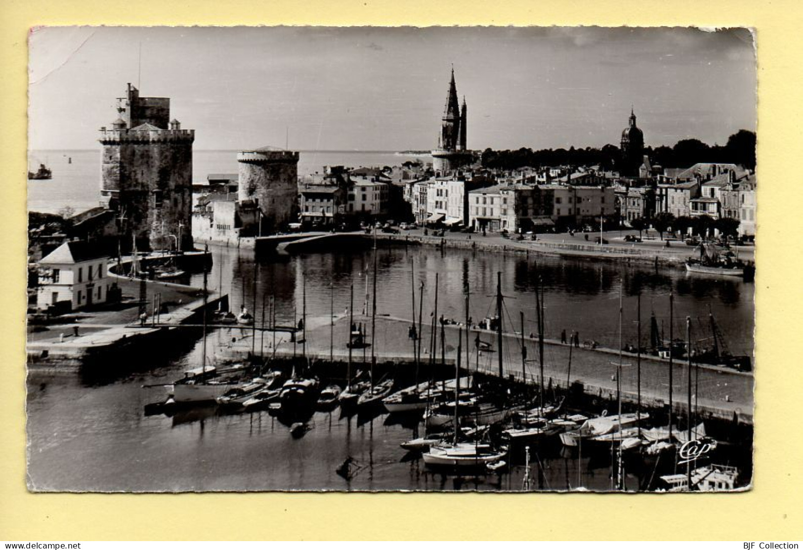 17. LA ROCHELLE – Le Port Et Les Yachts – CPSM (voir Scan Recto/verso) - La Rochelle