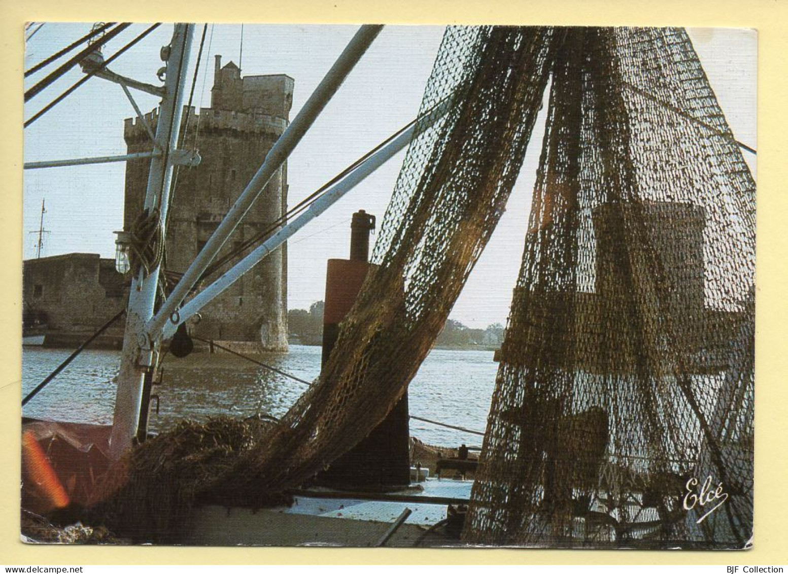 17. LA ROCHELLE – Bateaux De Pêche Dans Le Port (voir Scan Recto/verso) - La Rochelle