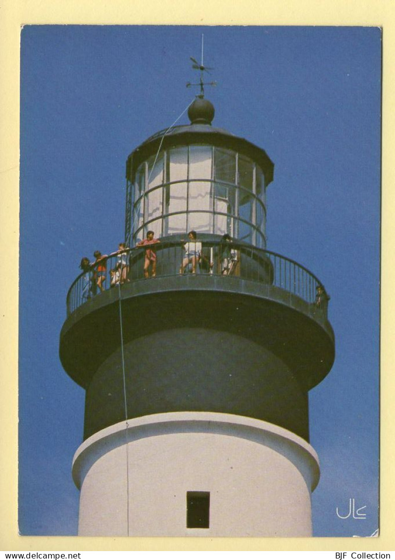 17. ILE D'OLERON – En Haut Du Phare De Chassiron (animée) (voir Scan Recto/verso) - Ile D'Oléron