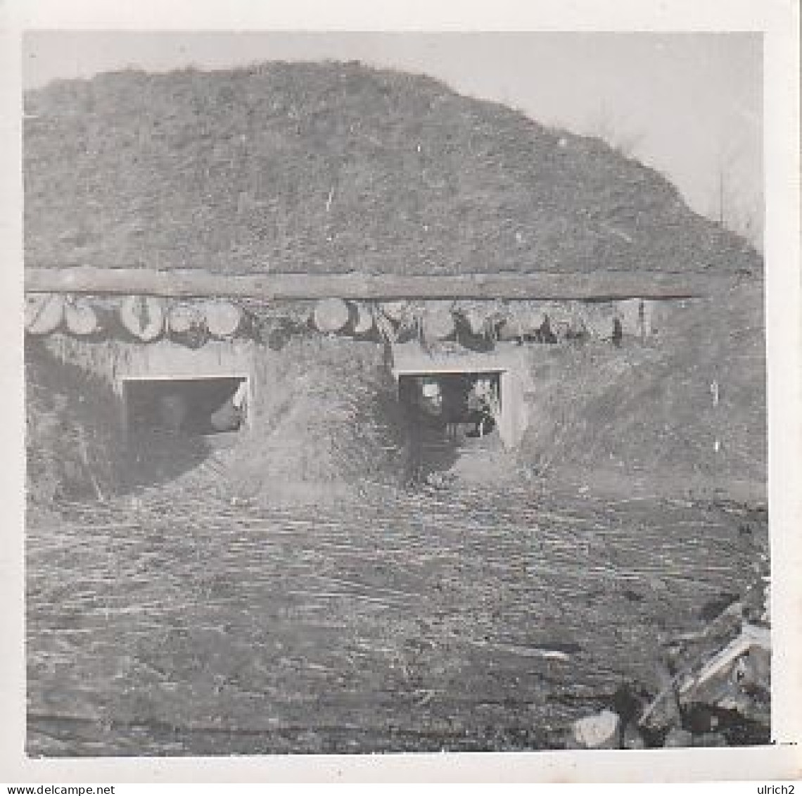 Foto Deutsche Soldaten In Unterstand - 2. WK - 5*5cm (69454) - Guerre, Militaire