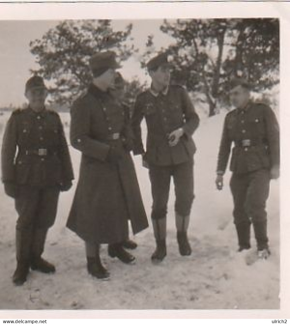 Foto Deutsche Soldaten Im Schnee - Whsl. Russland - 2. WK - 5*5cm (69457) - War, Military