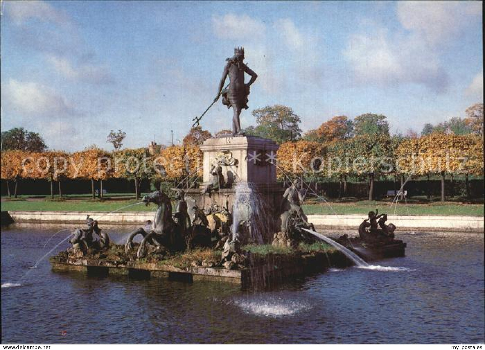 72575373 Peterhof St Petersburg Neptune Fountain  Peterhof St Petersburg - Russie