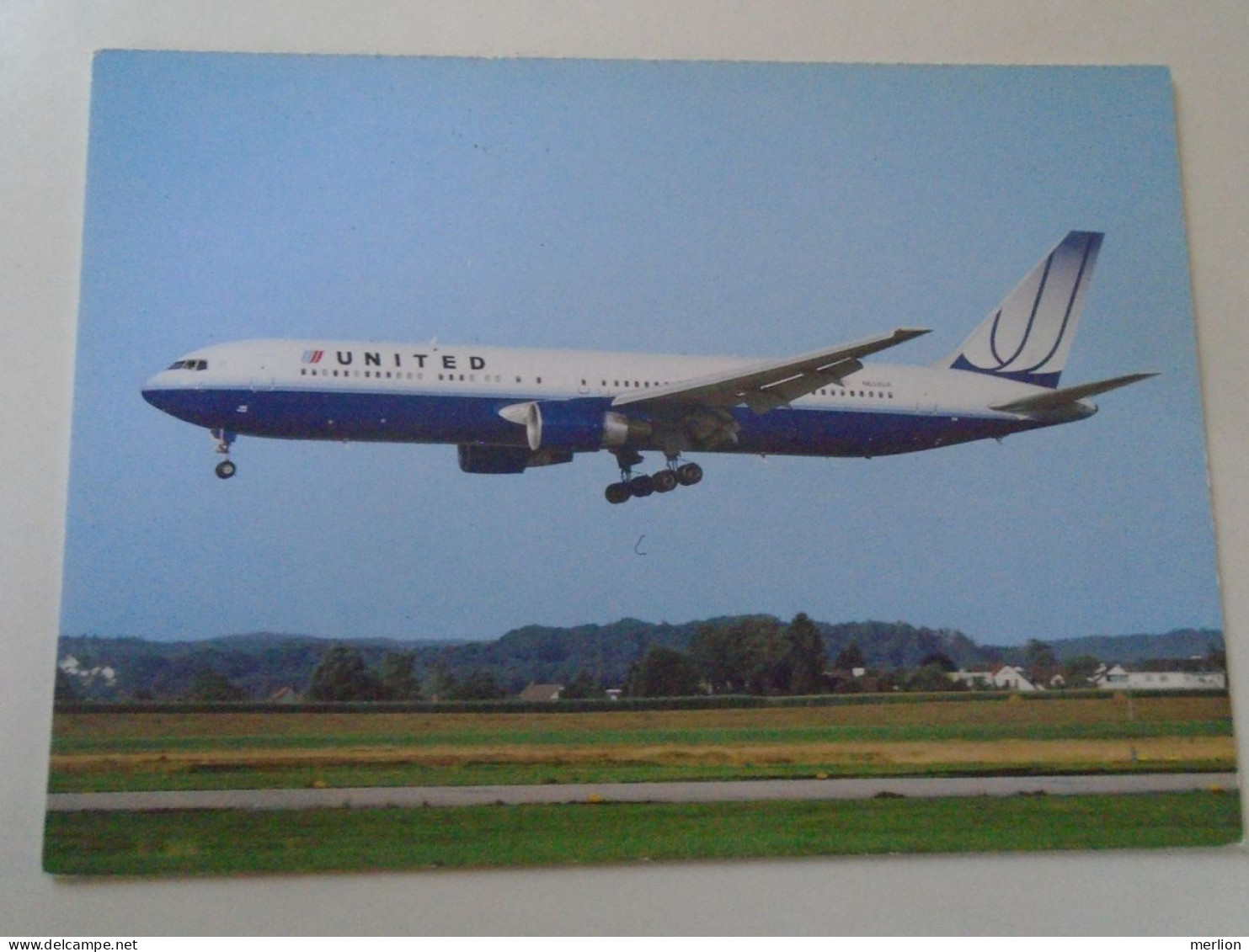 D203104    CPM  Airplane Avion Aircraft -   United Airlines - Boeing 767-322 -Zürich 08/05 - 1946-....: Modern Tijdperk