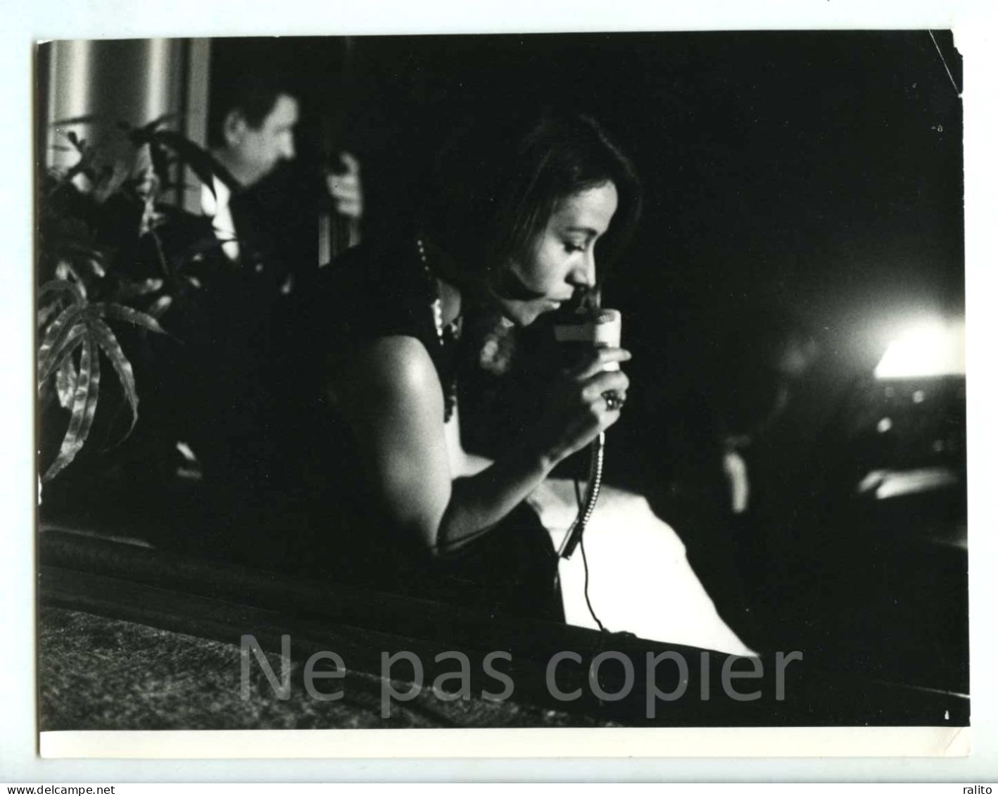 ANNIE GIRARDOT Vers 1965 Actrice Comédienne Cinéma Microphone - Célébrités