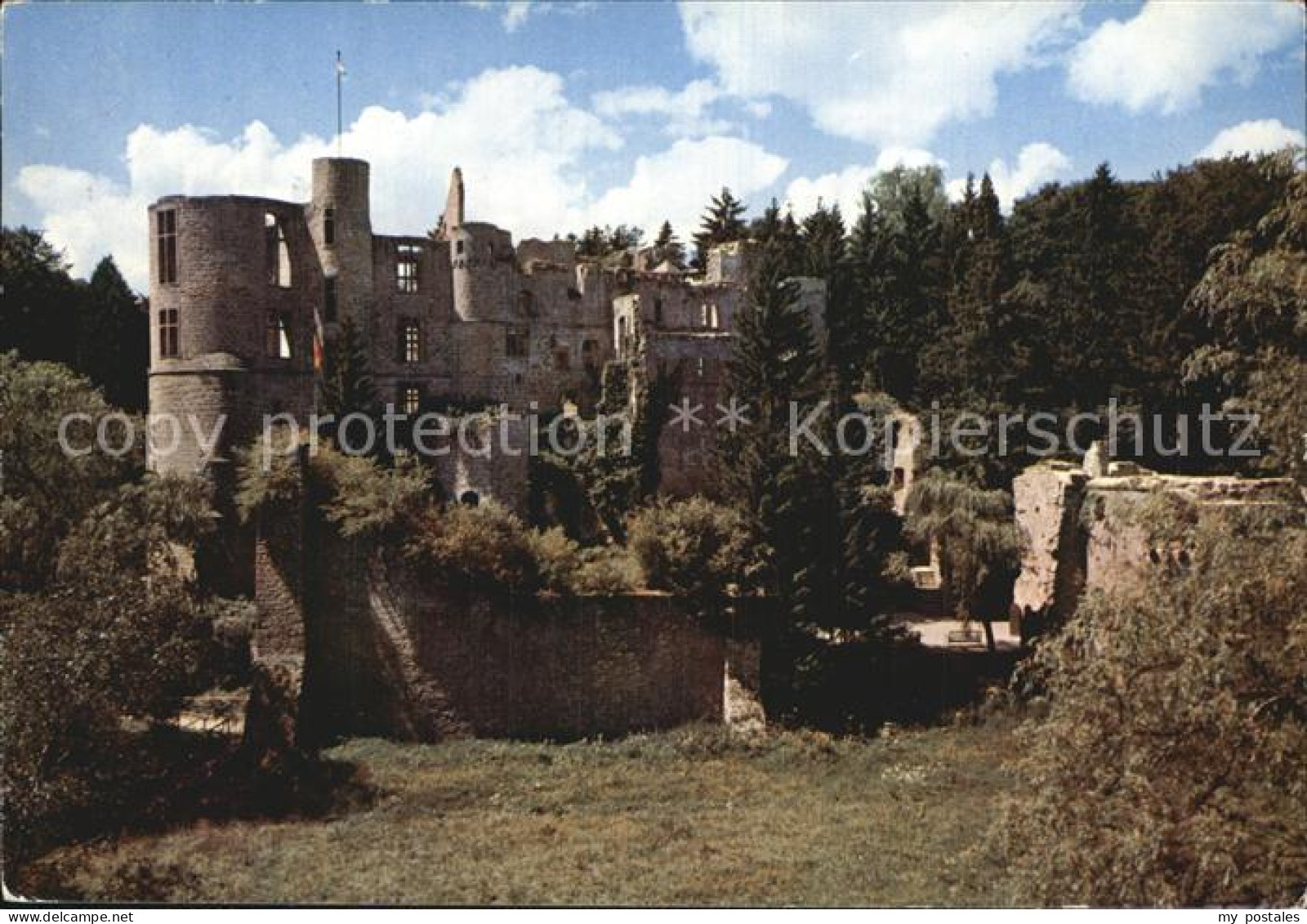 72574353 Beaufort_Befort_Luxembourg Schloss Burg Ruine - Other & Unclassified