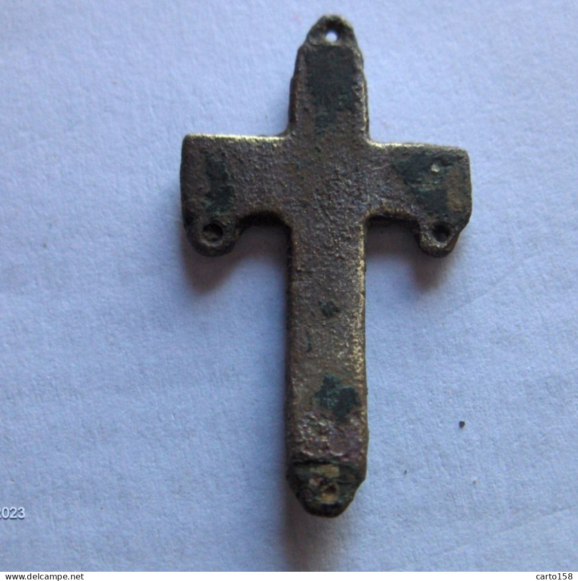 PETITE CROIX - 17 X 30 Mm. -  XVI Me - XVII Me Siècle - Religion & Esotérisme