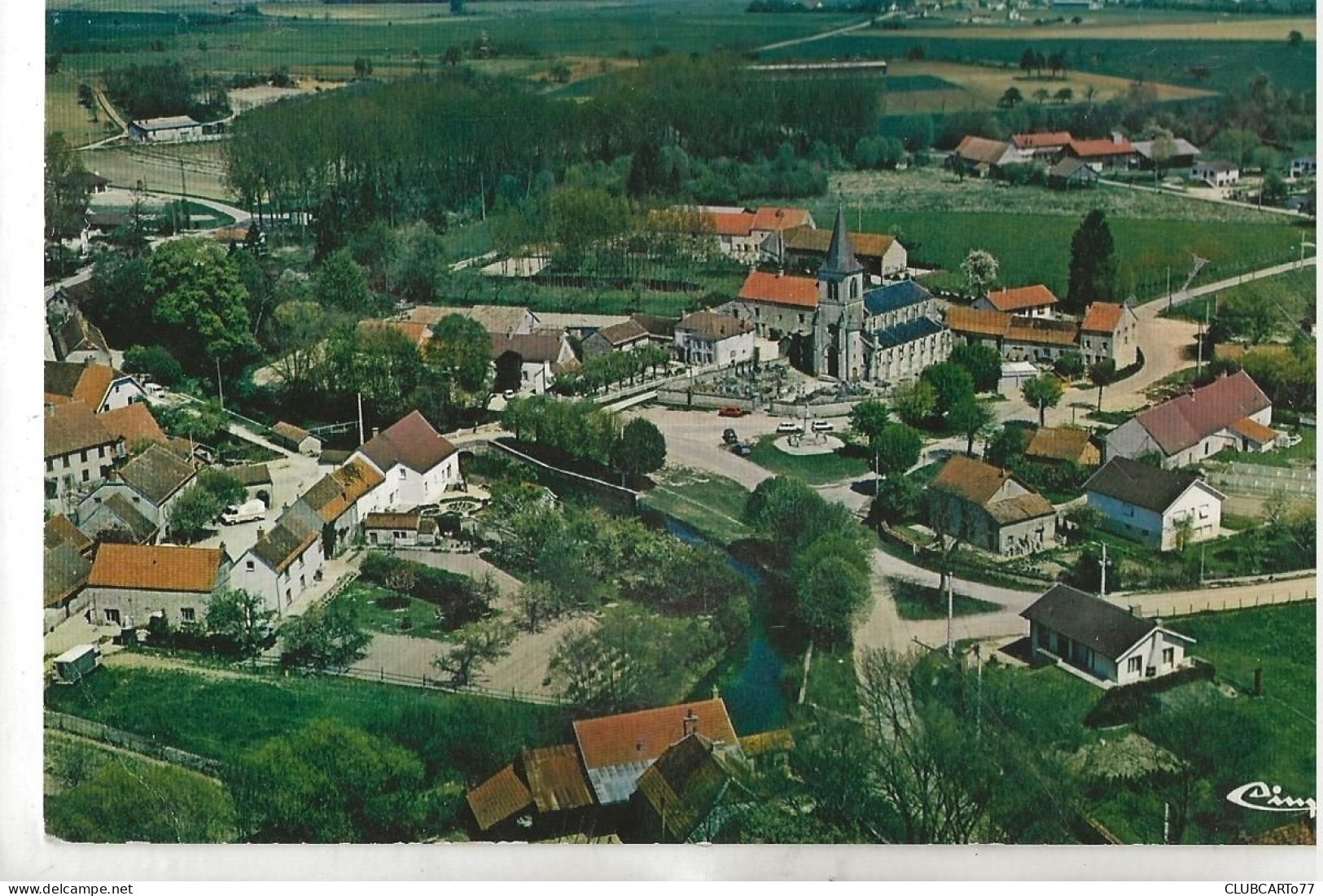 Saint-Julien (21) : Vue Aérienne Générale Au Niveau Du Quartier De L'église En 1970 GF. - Sonstige & Ohne Zuordnung