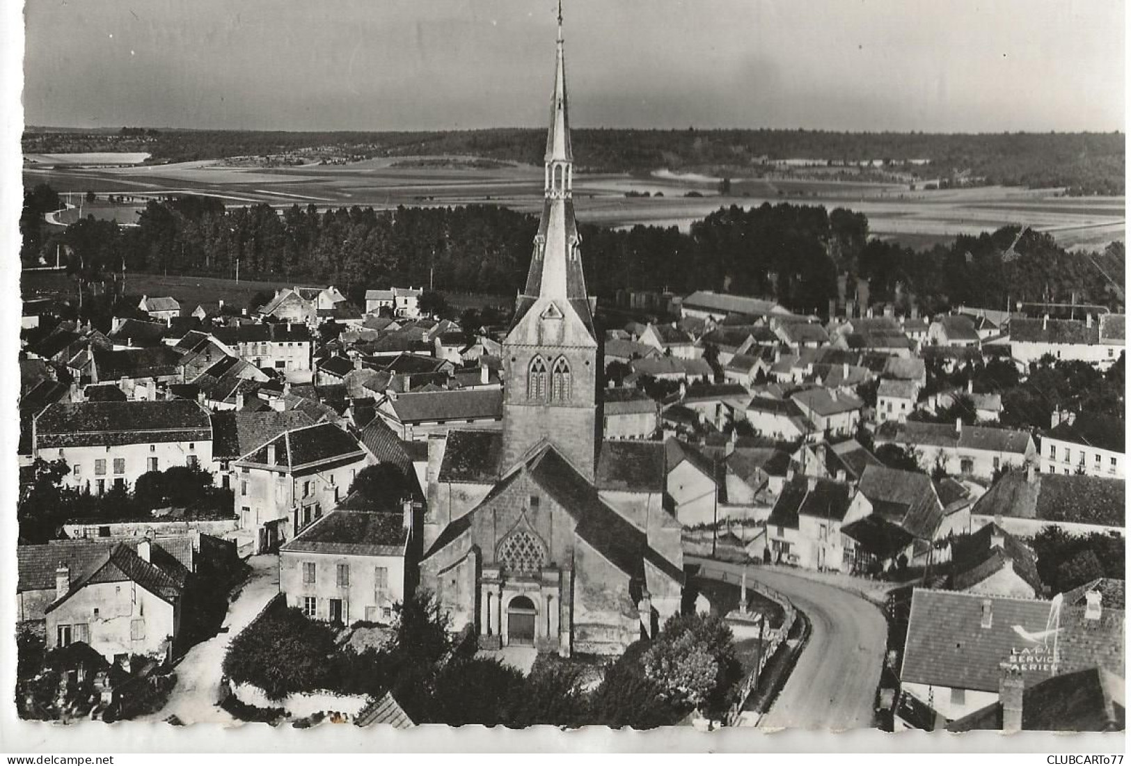 Belan-sur-Ource (21) : Vue Aérienne Générale Au Niveau Du Quartier De L'église En 1950 GF. - Autres & Non Classés