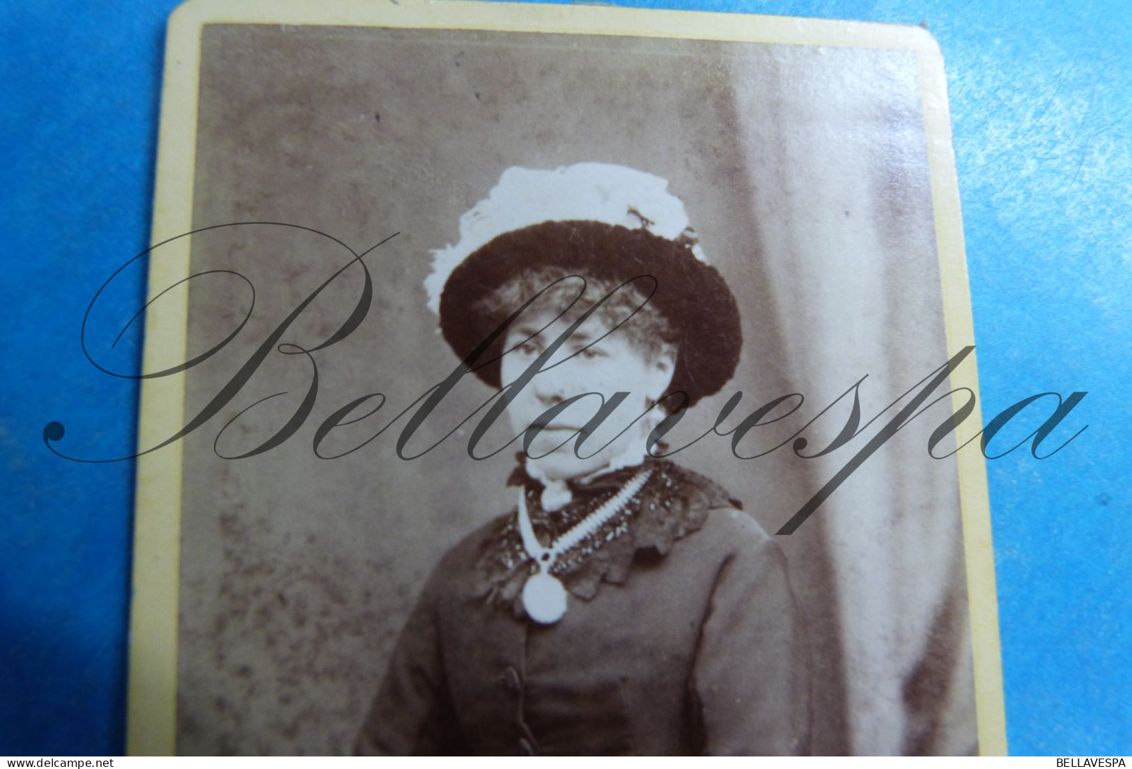 C.D.V. Carte De Visite. Atelier Portret Photo W.Usherwood Dorking Surrey - Identified Persons