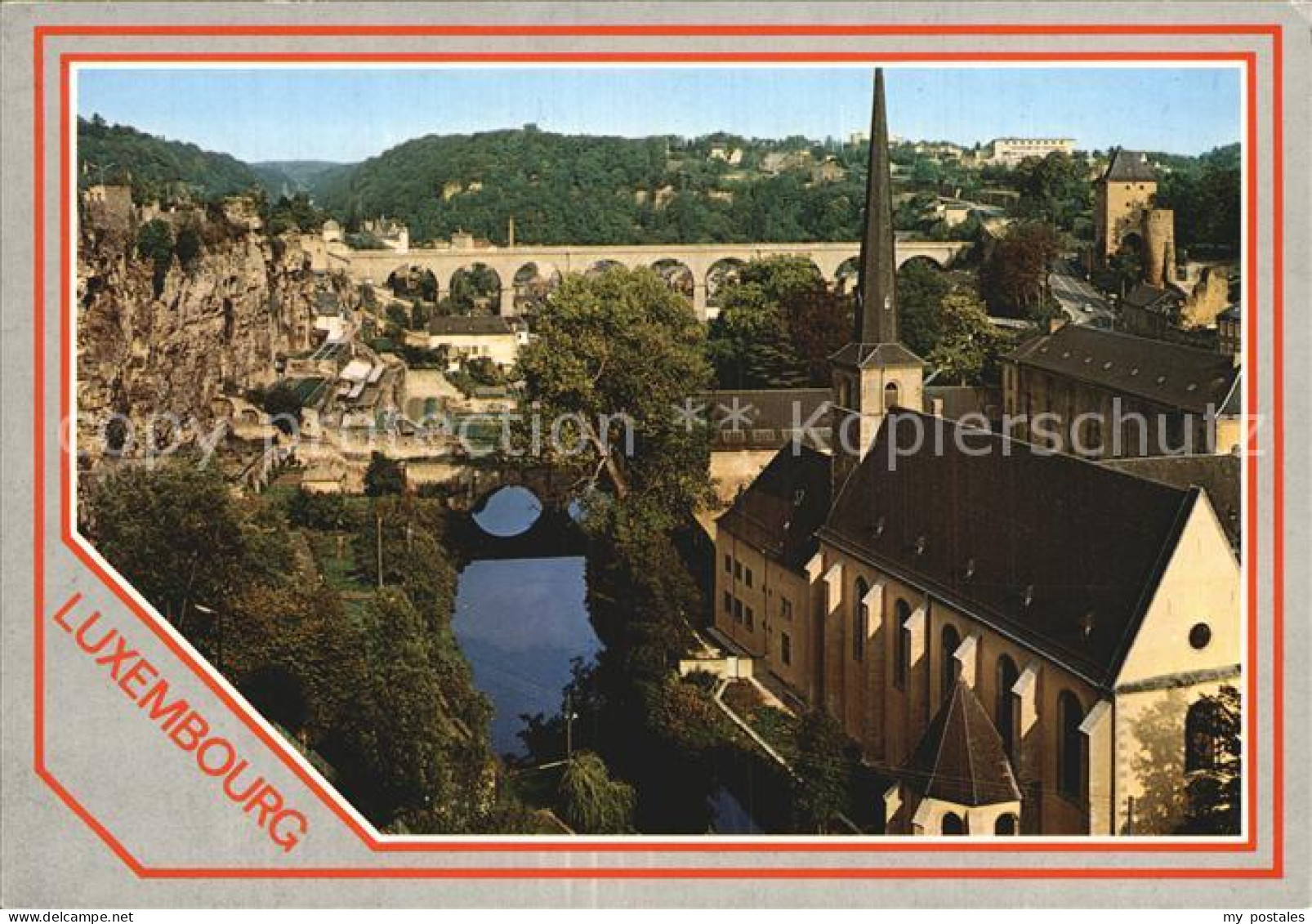 72569653 LUXEMBOURG__Luxemburg Fliegeraufnahme Mit Kirche Und Viadukt - Autres & Non Classés