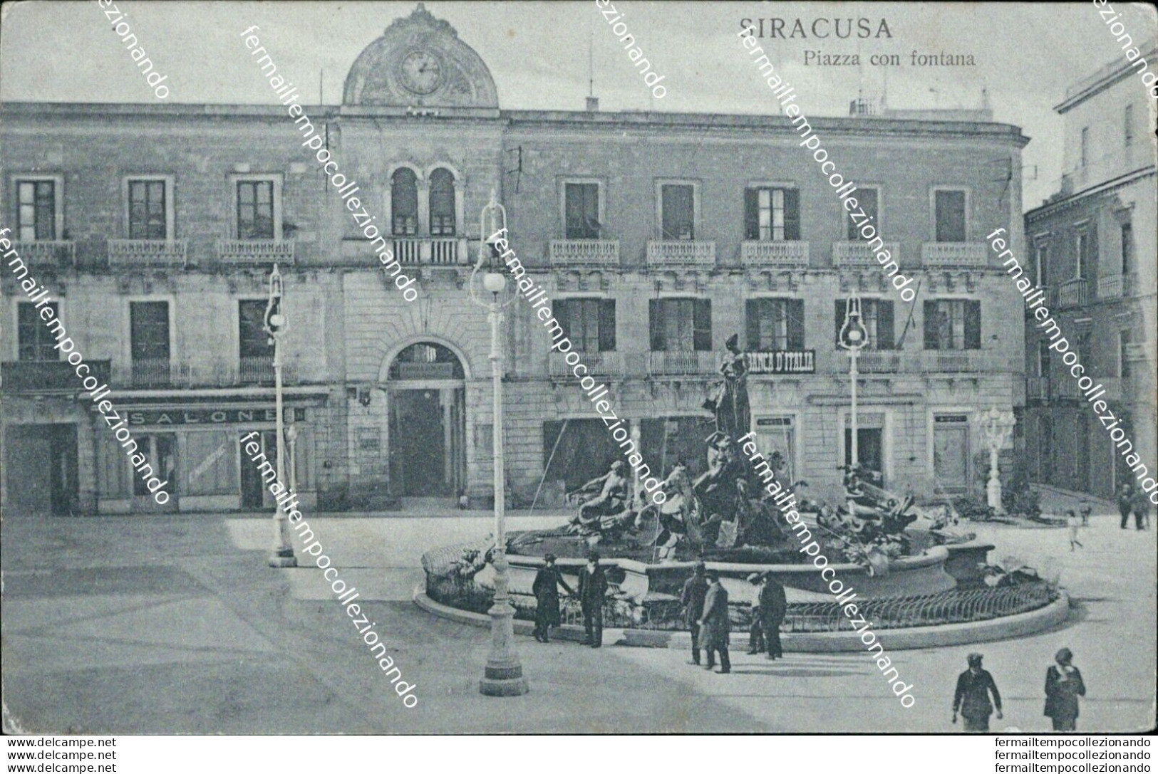 As594 Cartolina Siracusa Citta' Piazza Con Fontana - Siracusa