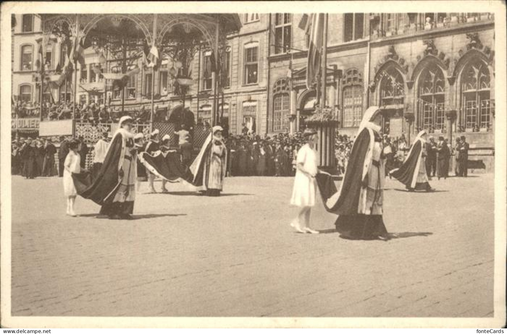 11117252 Bergen Norwegen La Procession Du Car D`Or A Mons Bergen Norwegen - Norvège