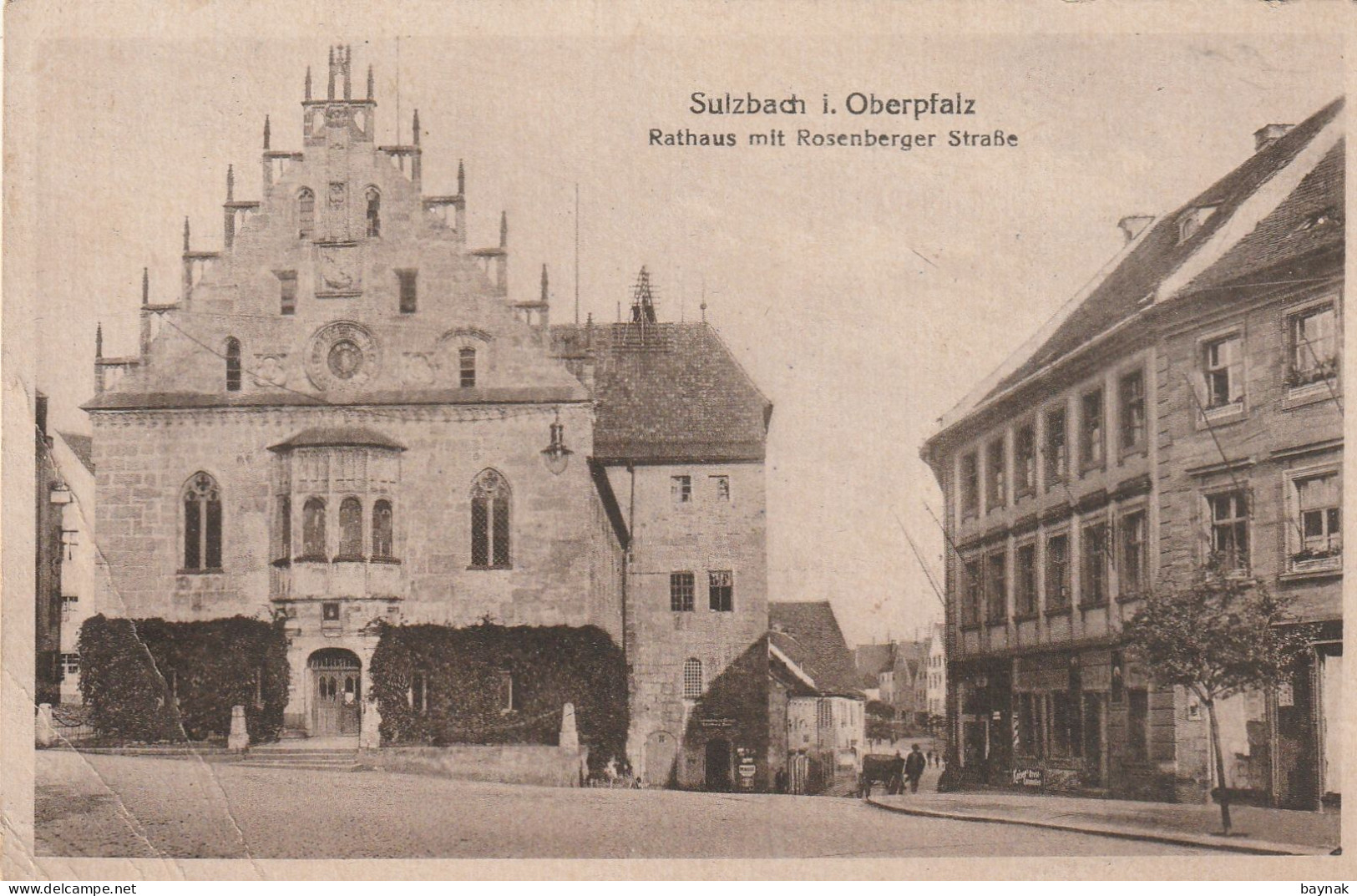 DE445  --  SULZBACH  I. OBERPFALZ  --  RATHAUS MIT ROSENBERGER STRASSE  --   FELDPOST 1918  --  ZURUCK! - Sulzbach-Rosenberg