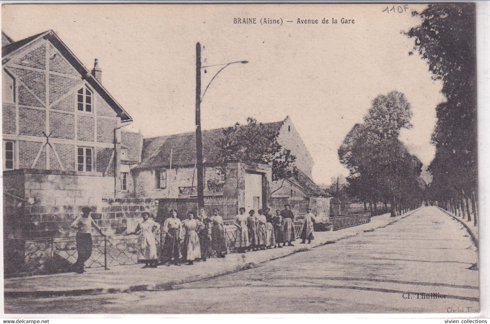 Braine (02 Aisne) Avenue De La Gare - Femmes Ouvrières - Phot. Thuillier Circulée 14/18 - Autres & Non Classés