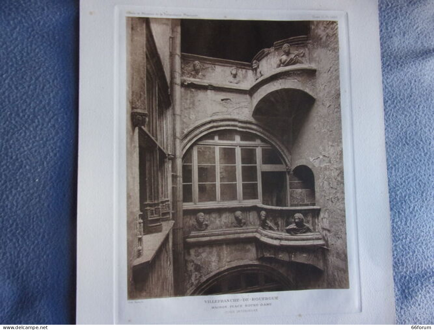 Planche 1910 VILLEFRANCHE DE ROUERGUE MAISON PLACE NOTRE DAME COUR INTERIEURE - Arte