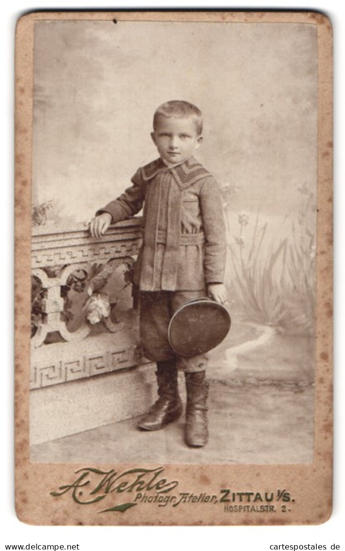 Fotografie A. Wehle, Zittau I /S., Hospitalstrasse 2, Portrait Kleiner Junge In Modischer Kleidung  - Personnes Anonymes
