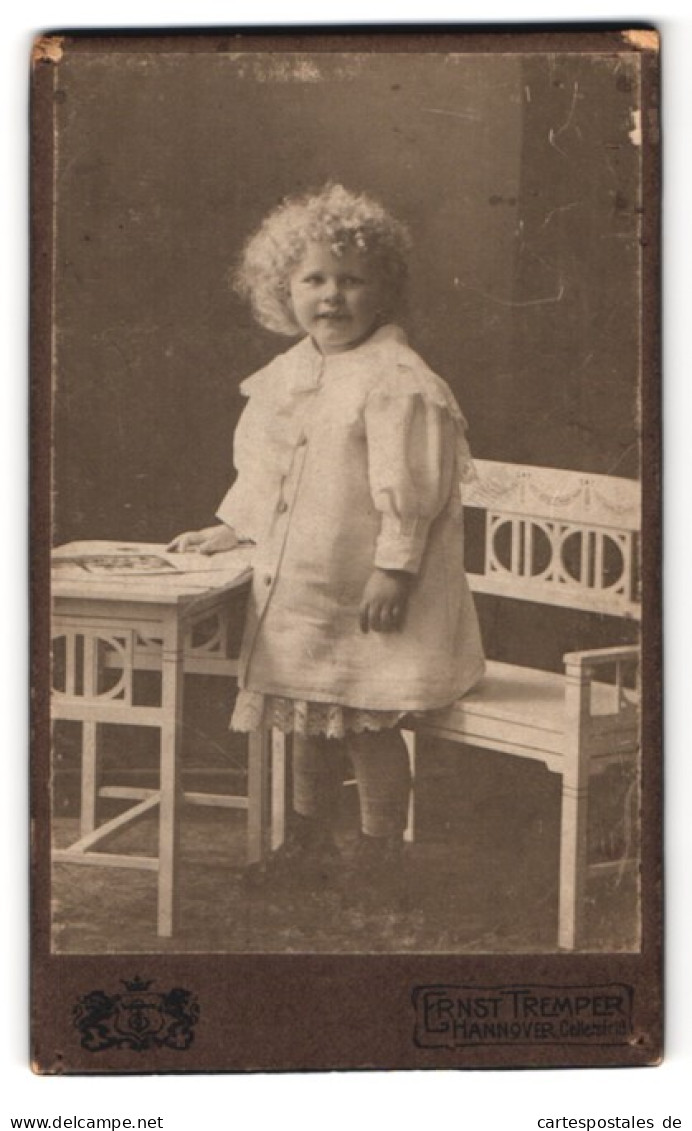 Fotografie Ernst Tremper, Hannover, Cellerstrasse 19, Mädchen In Weissem Kleidchen  - Personnes Anonymes