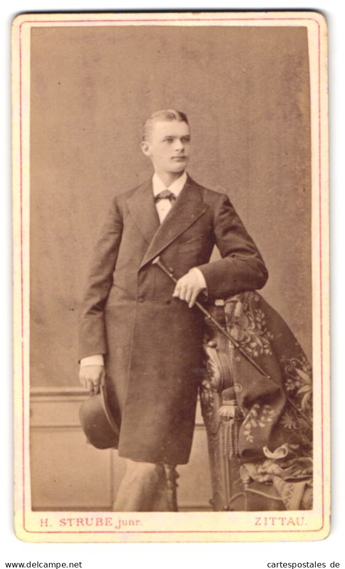Fotografie H. Strube Junr., Zittau, Lessing-Strasse 14, Portrait Junger Herr In Eleganter Kleidung  - Personnes Anonymes