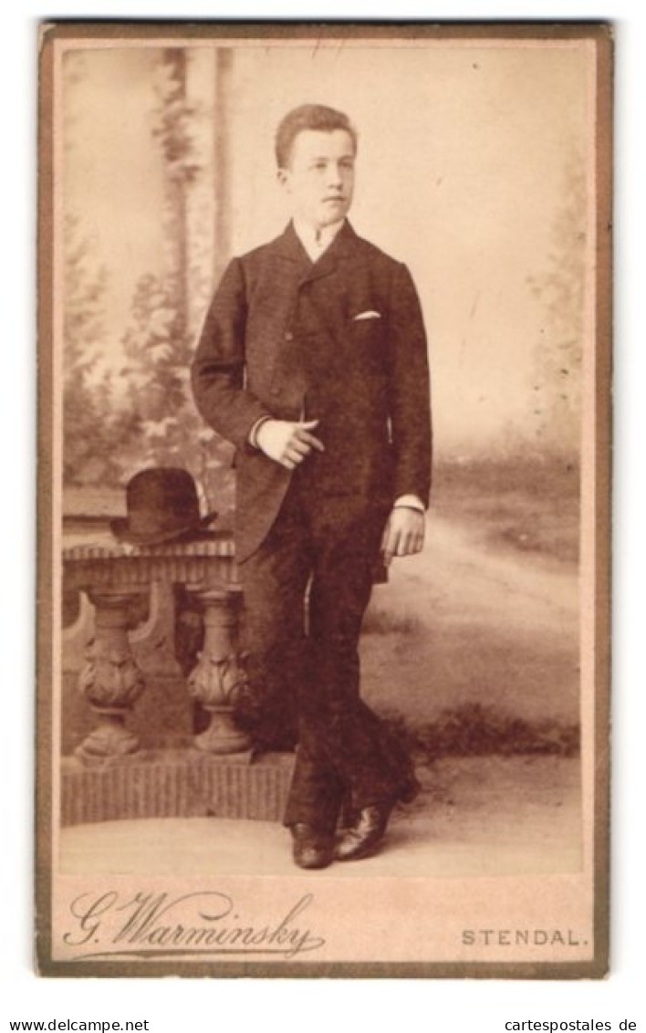 Fotografie G. Warminsky, Stendal, Schadewachten-Strasse 22, Portrait Junger Herr Im Anzug  - Personnes Anonymes