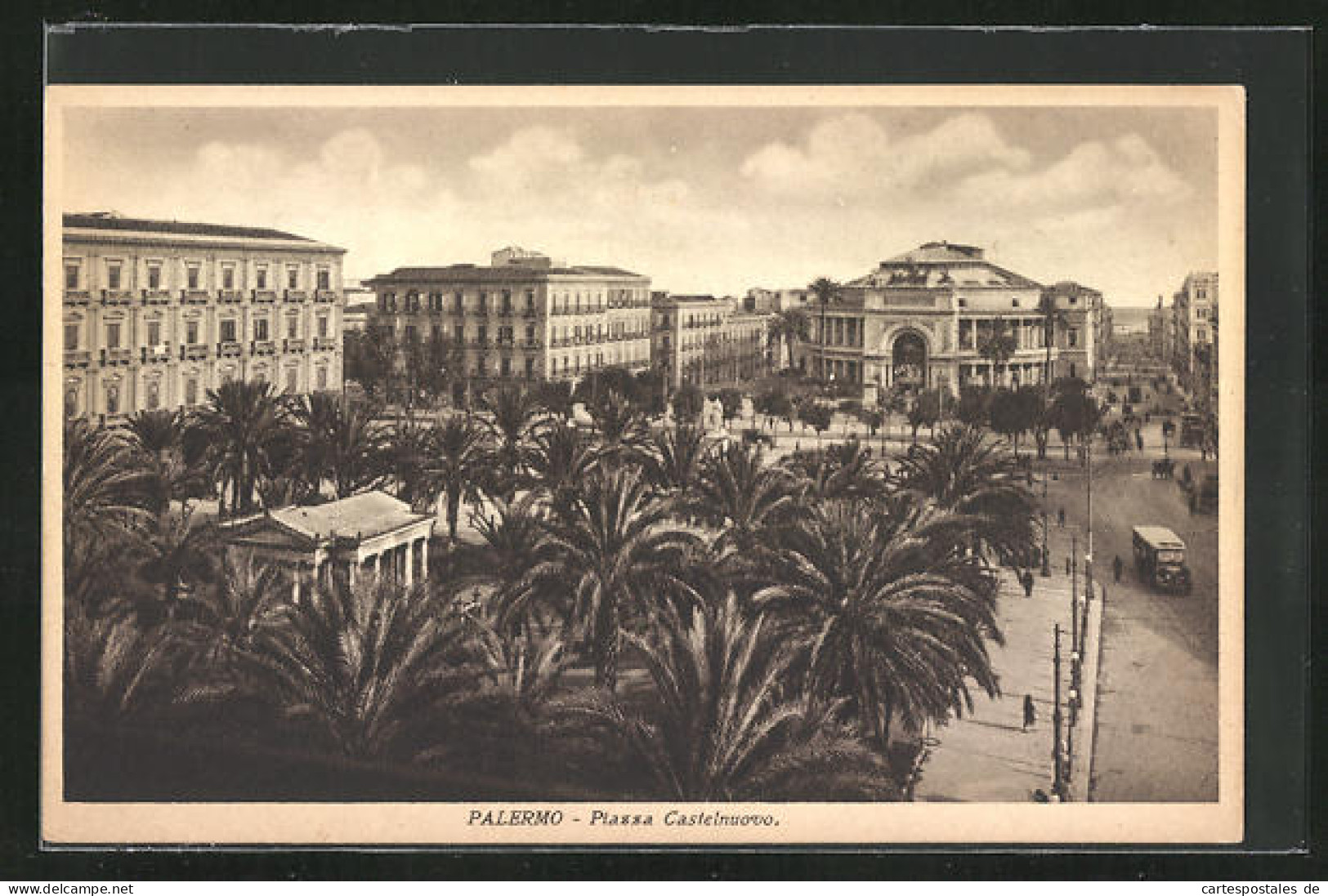 Cartolina Palermo, Piazza Castelnuovo  - Palermo