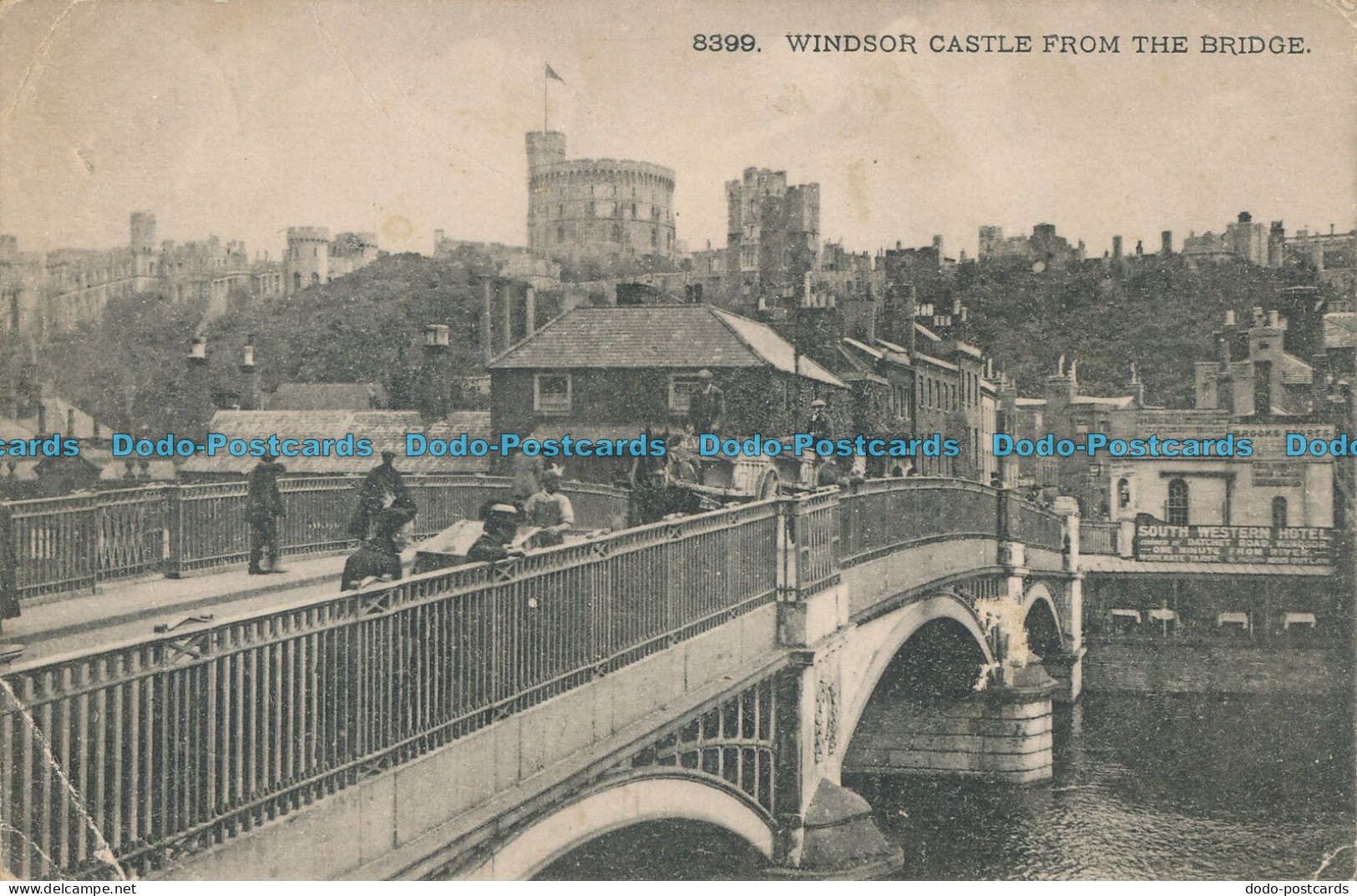 R006924 Windsor Castle From The Bridge - Monde