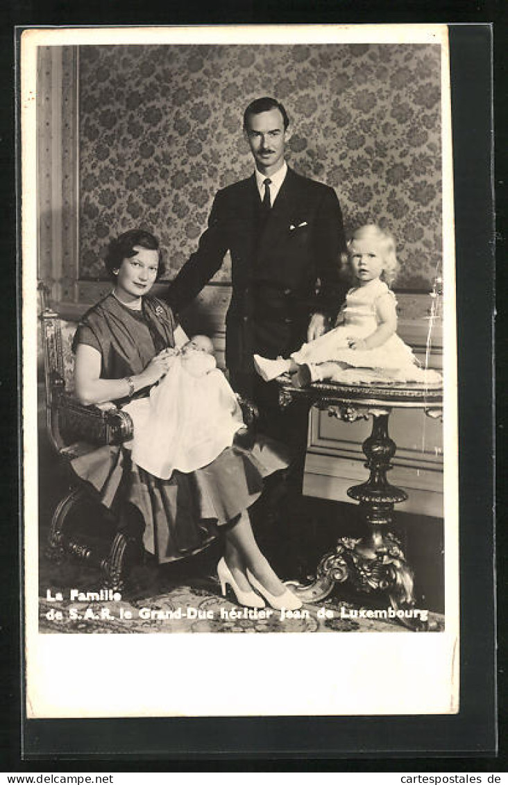 AK La Famille De S.A.R. Le Grand-Duc Hèritier Jean De Luxembourg  - Royal Families