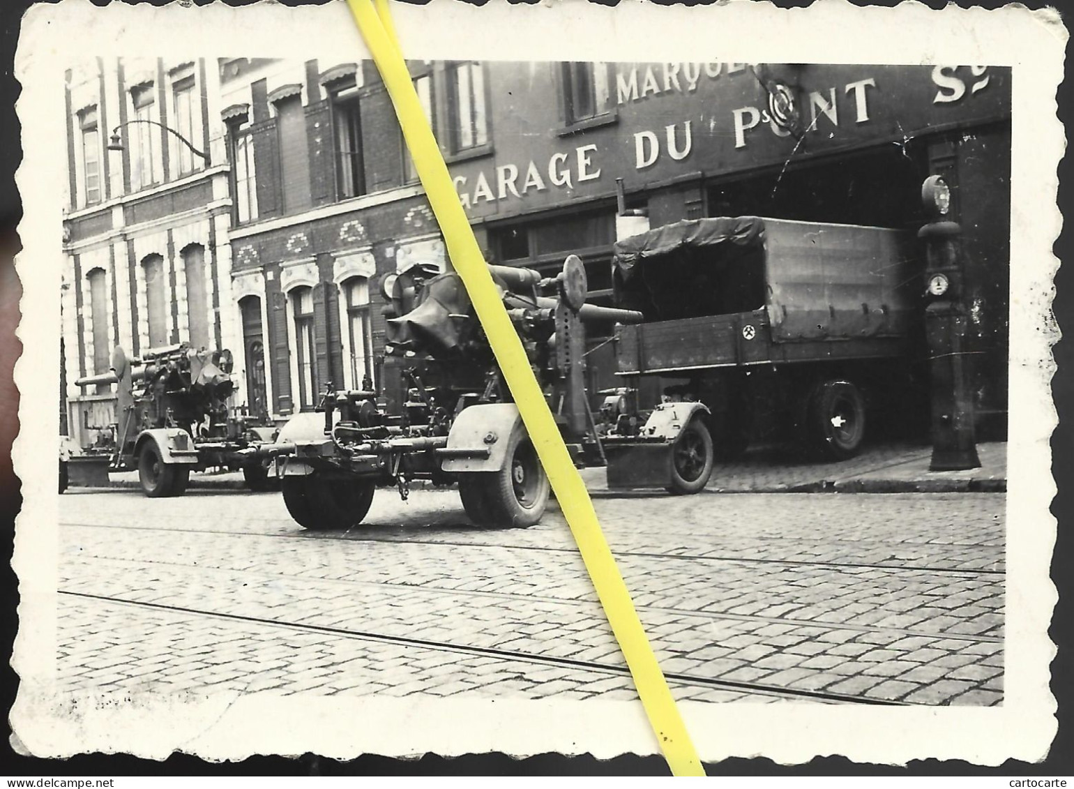 BELG 519 0524 WW2 WK2 BELGIQUE NAMUR CANONS     OCCUPATION   ALLEMANDE GARAGE DU PONT  1940 /1944 - Guerre, Militaire