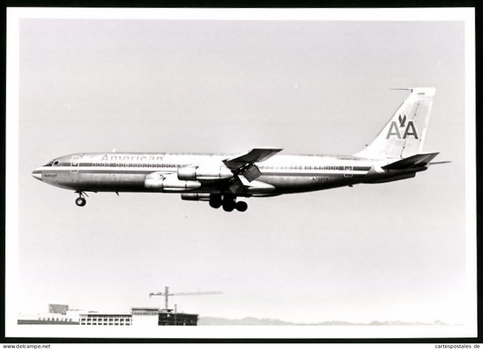 Fotografie Flugzeug Boeing 707, Passagierflugzeug Der American Airlines, Kennung N7520A  - Aviation