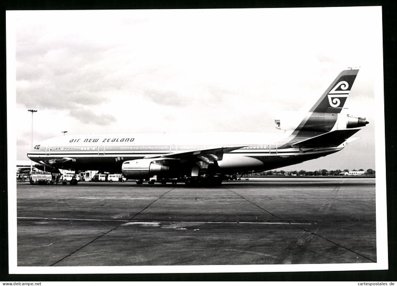 Fotografie Flugzeug Douglas DC-10, Passagierflugzeug Der Air New Zealand, Kennung ZK-NZR  - Aviation