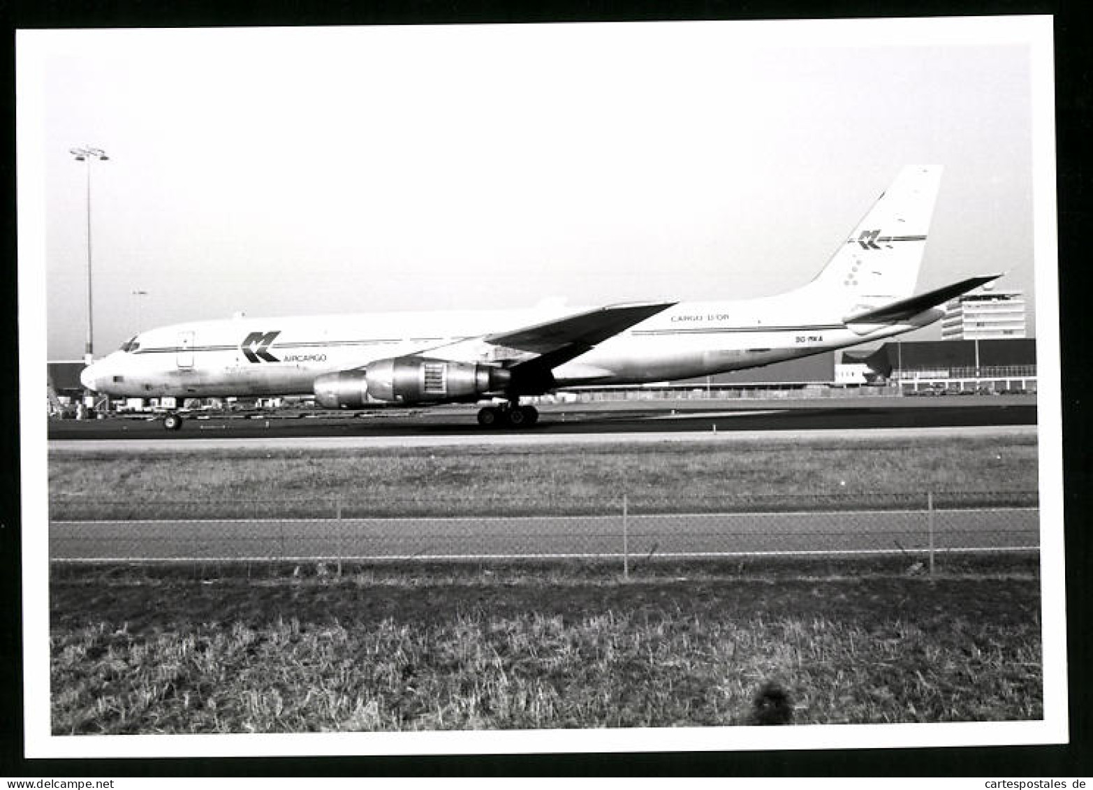 Fotografie Flugzeug Douglas DC-8, Frachtflugzeug Der Air Cargo, Kennung 9G-MKA  - Aviation