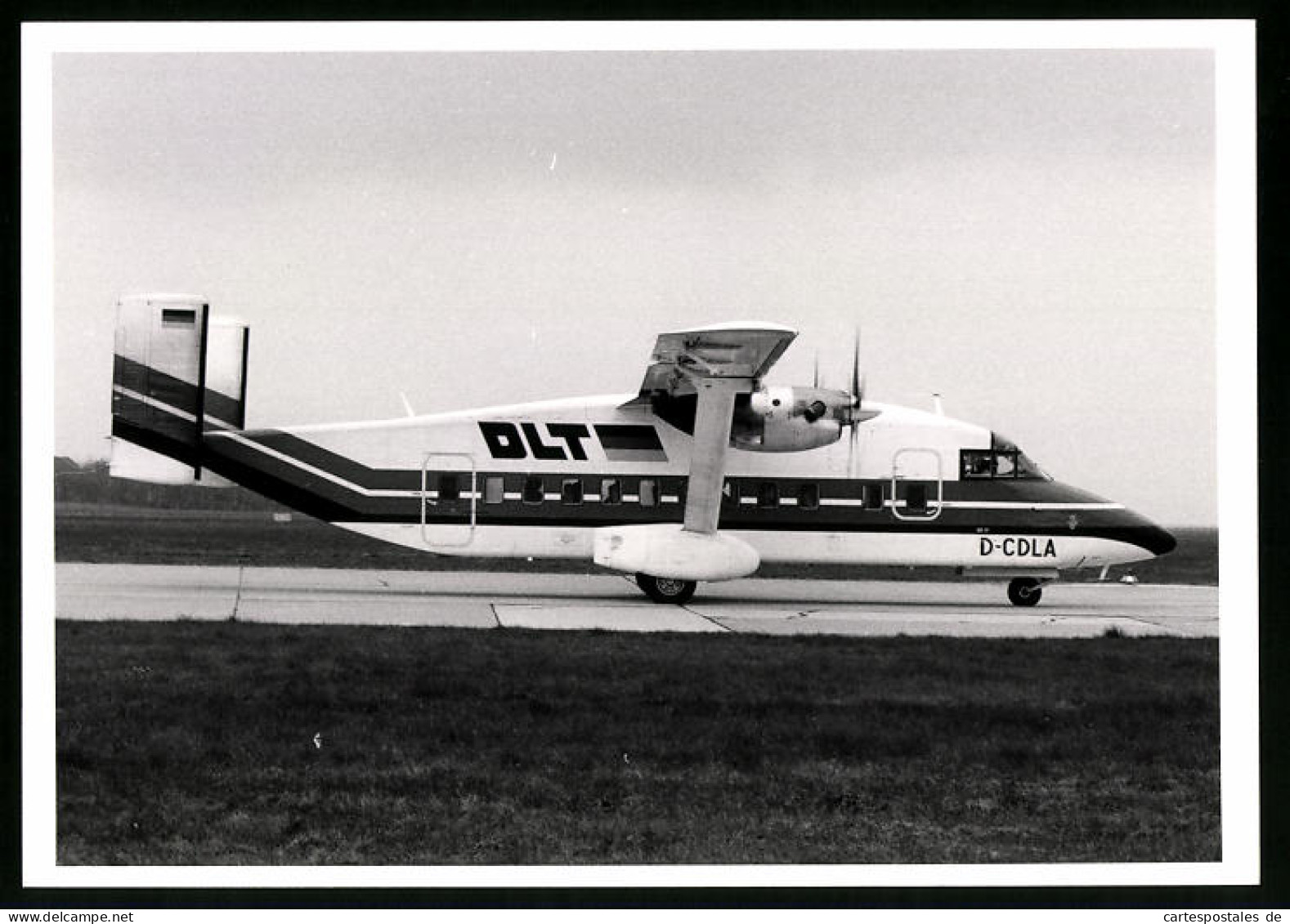 Fotografie Flugzeug Short 330, Passagierflugzeug Der DLT, Kennung D-CDLA  - Aviation