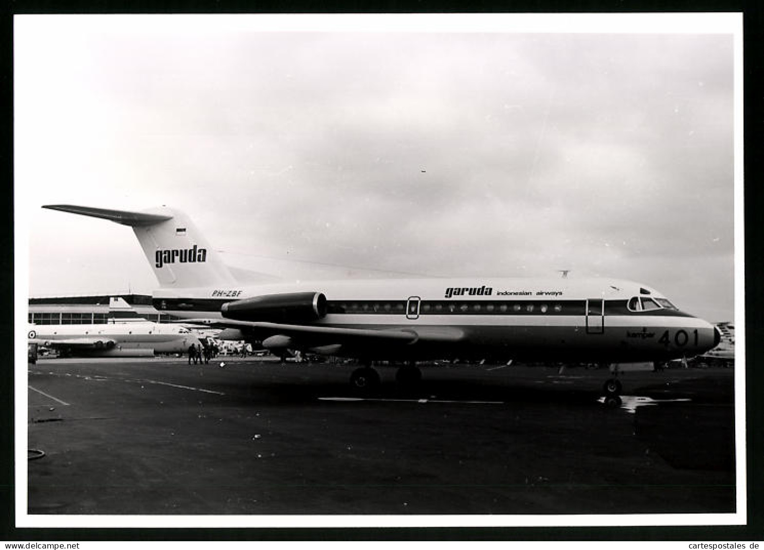 Fotografie Flugzeug Fokker F28, Passagierflugzeug Der Garuda Indonesian Airways, Kennung PH-ZBF  - Aviation