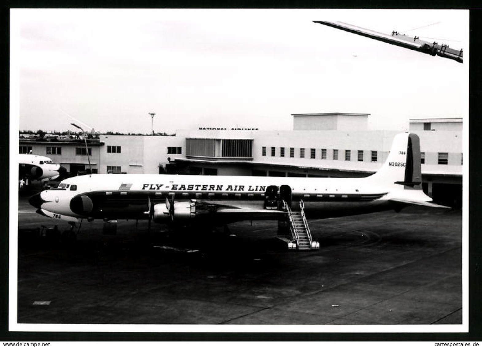 Fotografie Flugzeug Douglas DC-7, Passagierflugzeug Der Eastern Air Line, Kennung N3025C  - Aviation