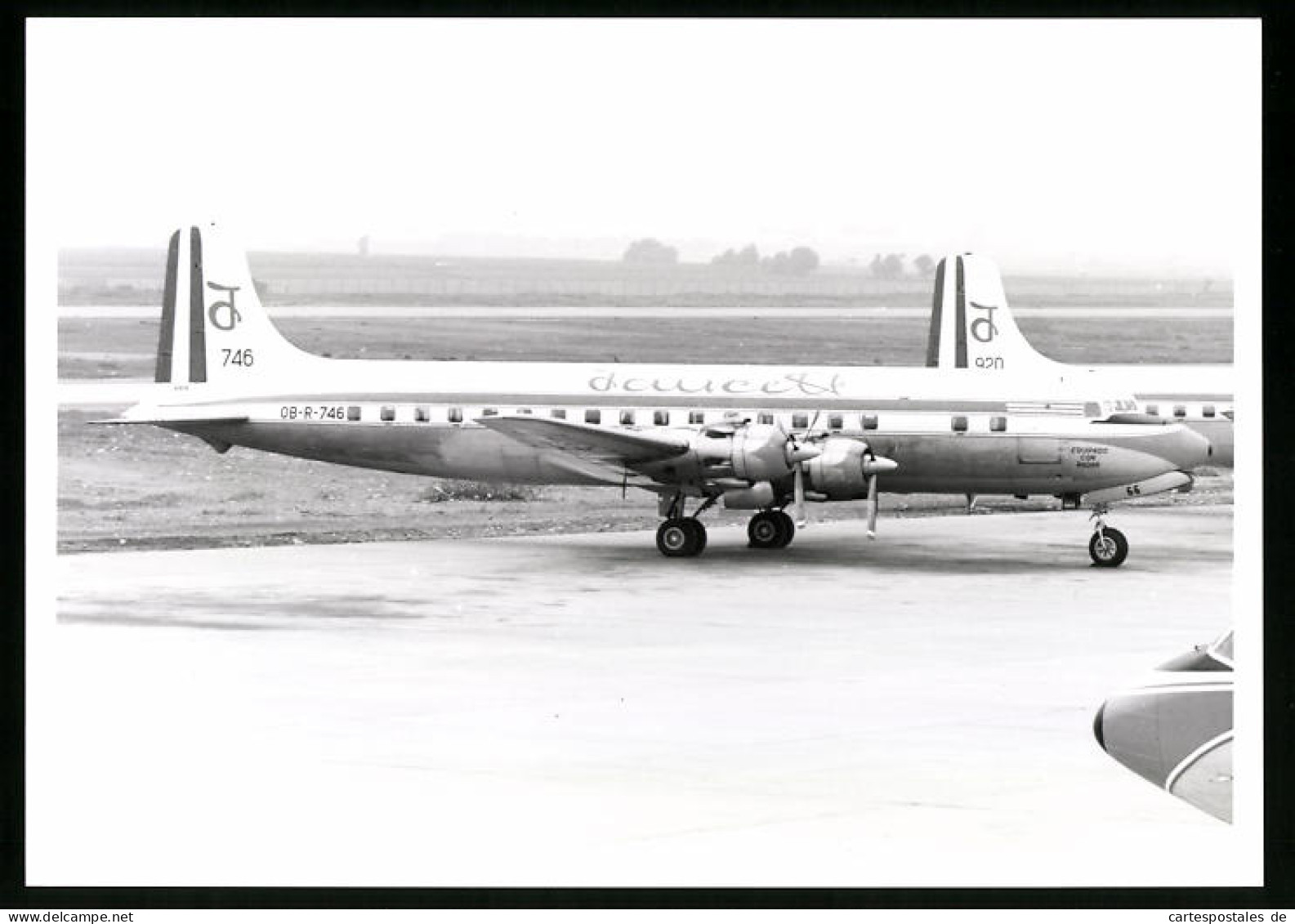 Fotografie Flugzeug Douglas DC-6, Passagierflugzeug Der Faucett, Kennung OB-R-746  - Aviation