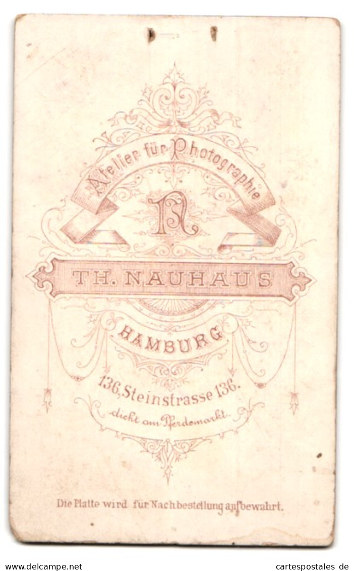 Fotografie Th. Nauhaus, Hamburg, Steinstrasse 136, Junge Frau Mit Halskette  - Personnes Anonymes