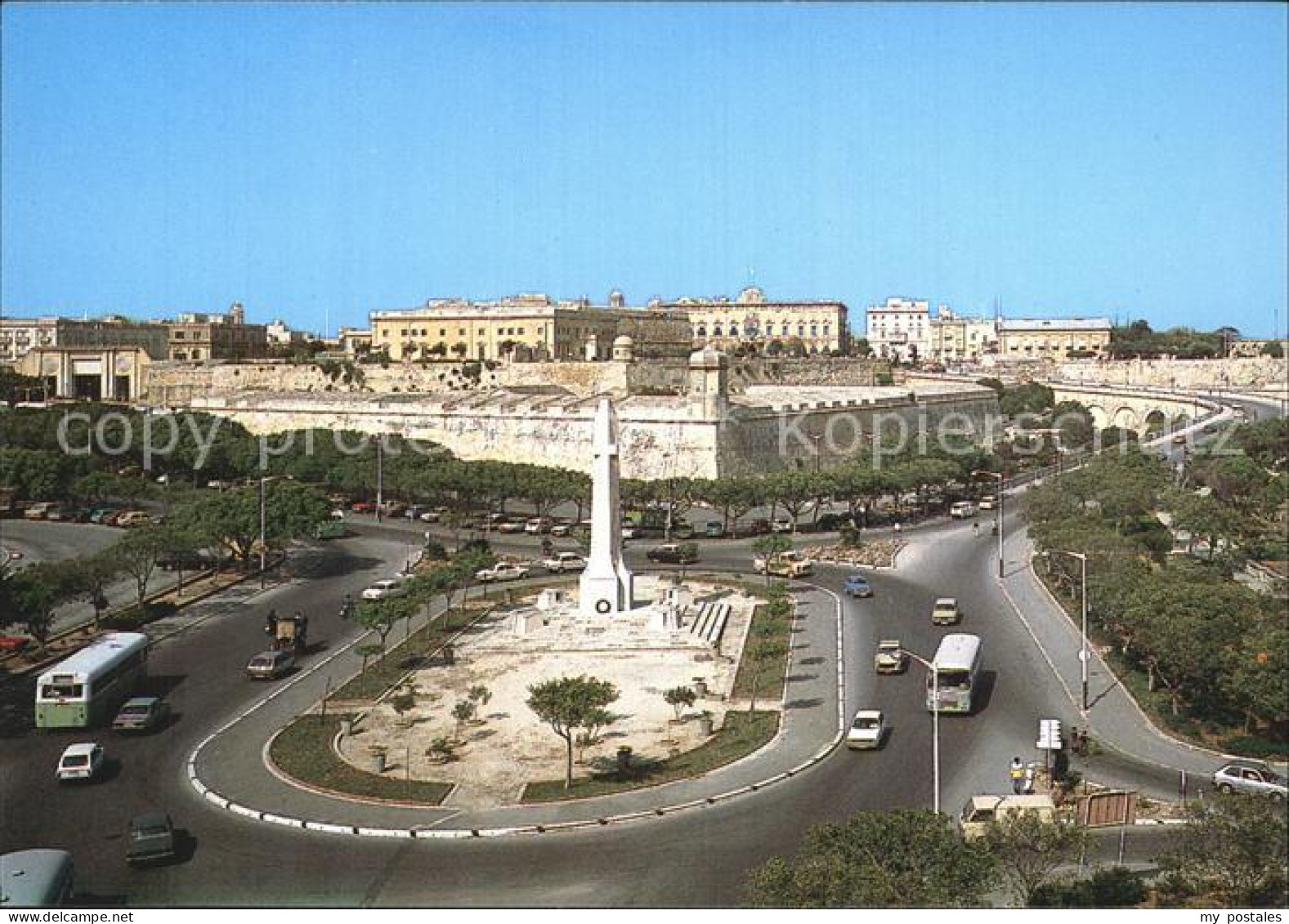 72564721 Floriana Fliegeraufnahme War Memorial Malta - Malta