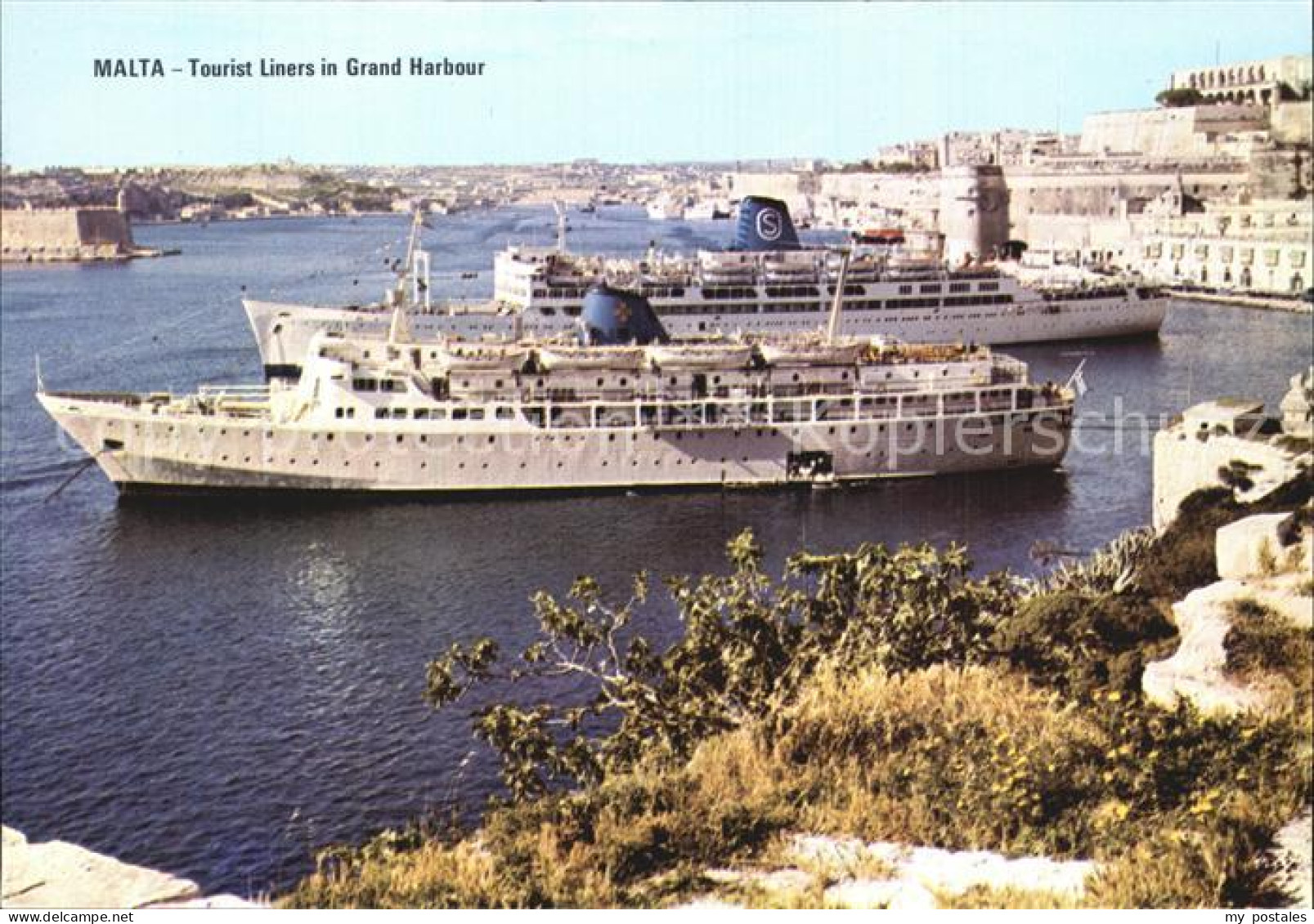 72564630 Malta Tourist Liners In Grand Harbour Malta - Malte