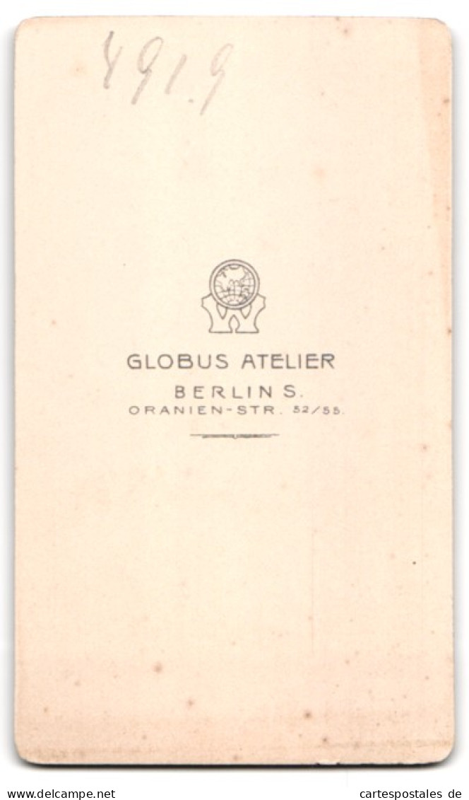 Fotografie Globus Atelier, Berlin, Oranienstr. 52 /55, Junge Frau Mit Grosser Schleife  - Personnes Anonymes
