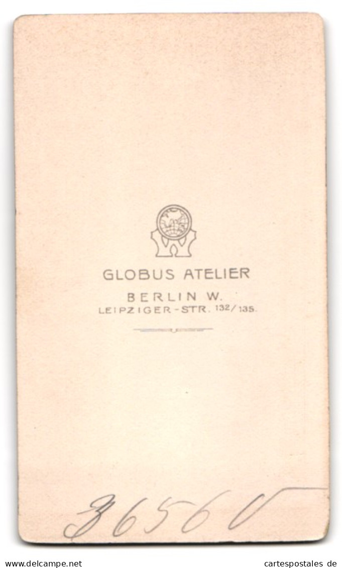 Fotografie Globus Atelier, Berlin.W., Leipzigr Str. 132 /135, Portrait Eines Jungen Herrn Mit Vollem Haar  - Anonymous Persons