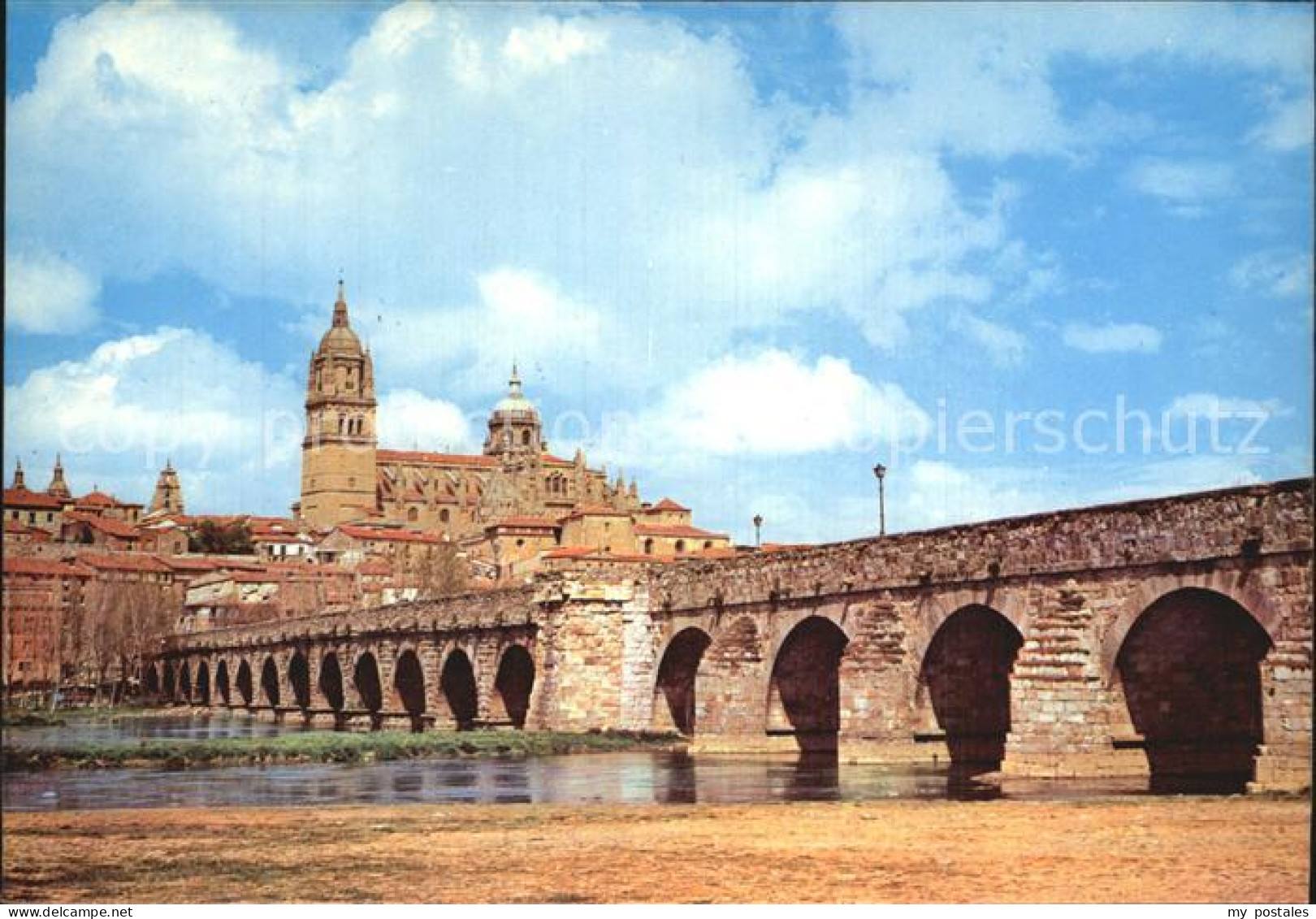 72564192 Salamanca Castilla Y Leon Catedral Y Puenta Romano Salamanca Castilla Y - Autres & Non Classés