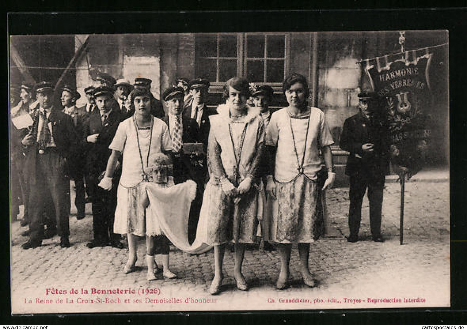 CPA Troyes, La Reine De La Croix-St-Roch Et Ses Demoiselles D`honneur  - Troyes