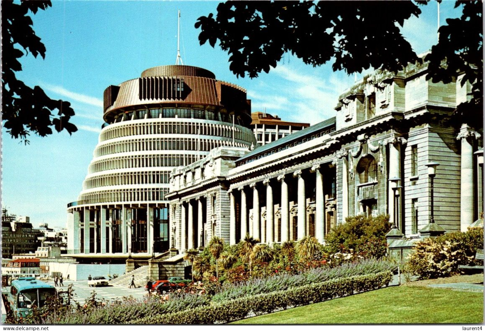 19-5-2024 (5 Z 35) New Zealand - Parliament House Building (aka Beehive) - Neuseeland