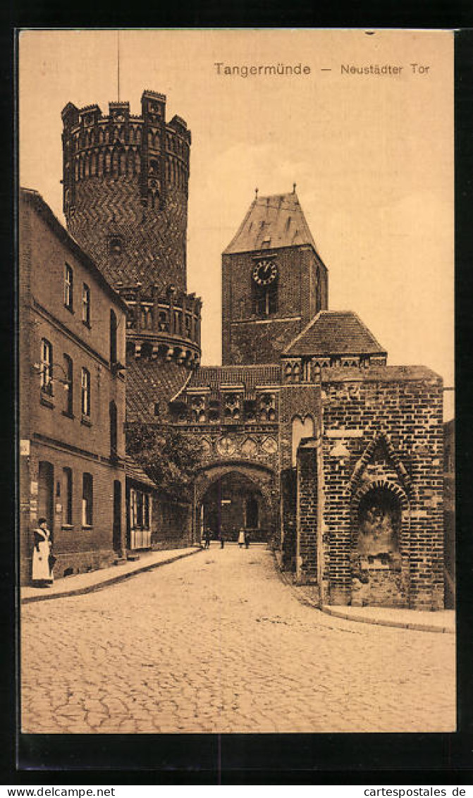 AK Tangermünde, Neustädter Tor  - Tangermuende