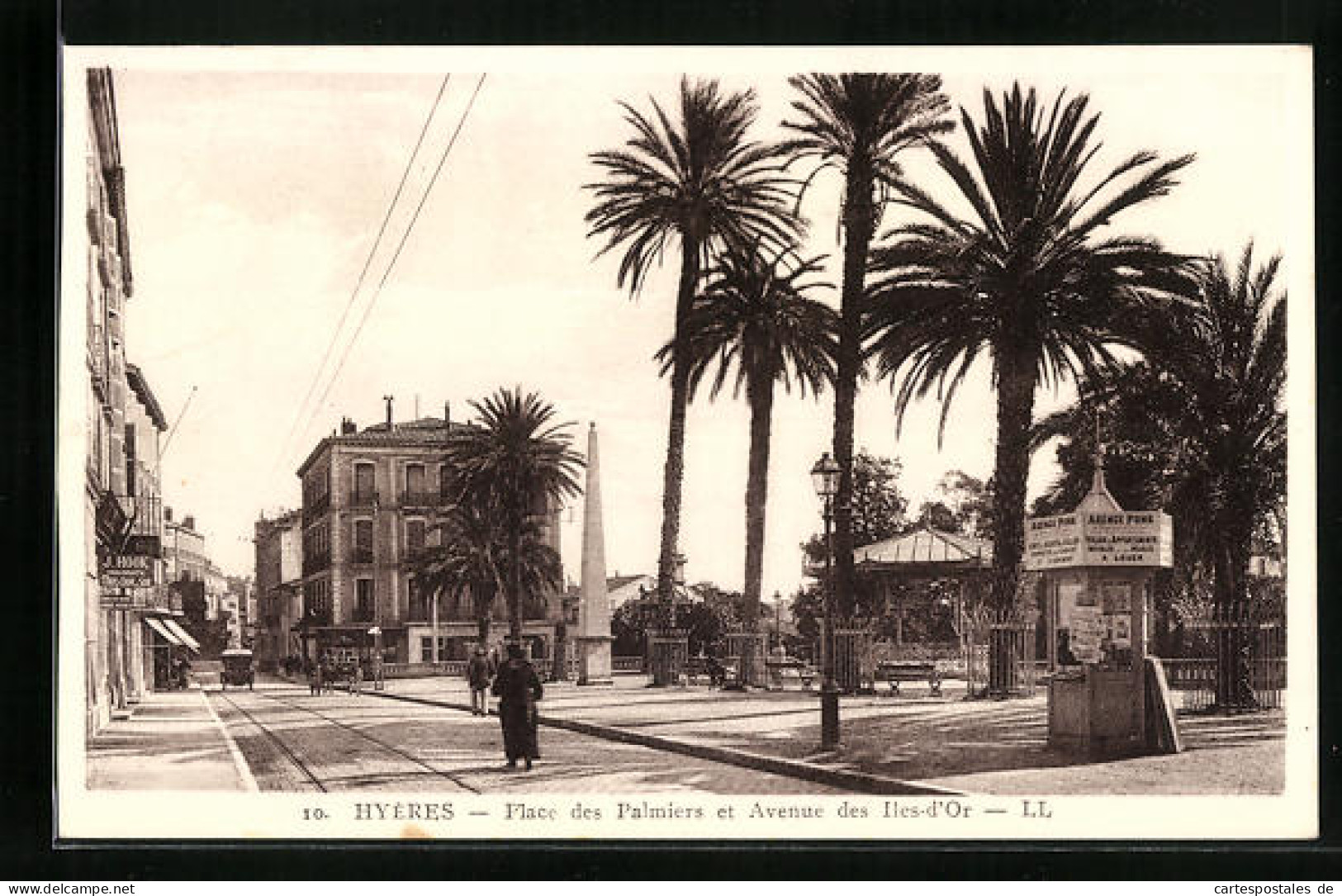 CPA Hyères, Place Des Palmiers Et Avenue Des Iles-d'Or  - Other & Unclassified