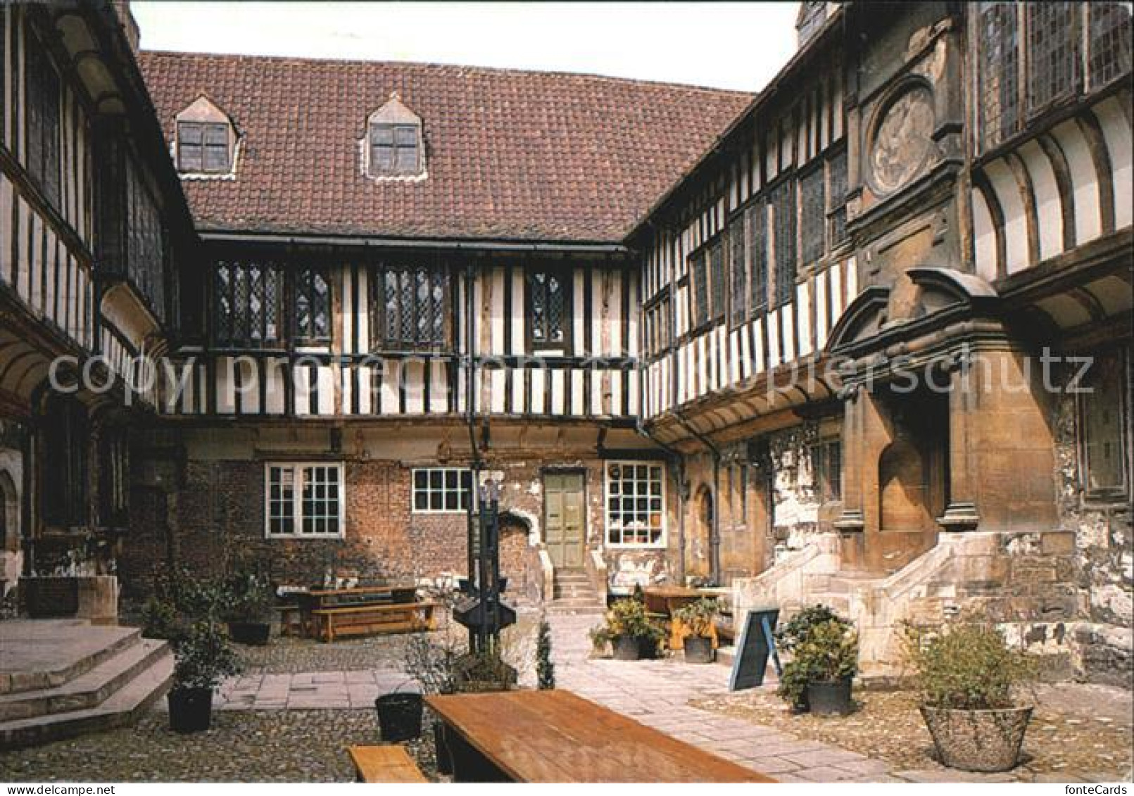 72503370 York UK The Courtyard Saint Williams S College York - Other & Unclassified
