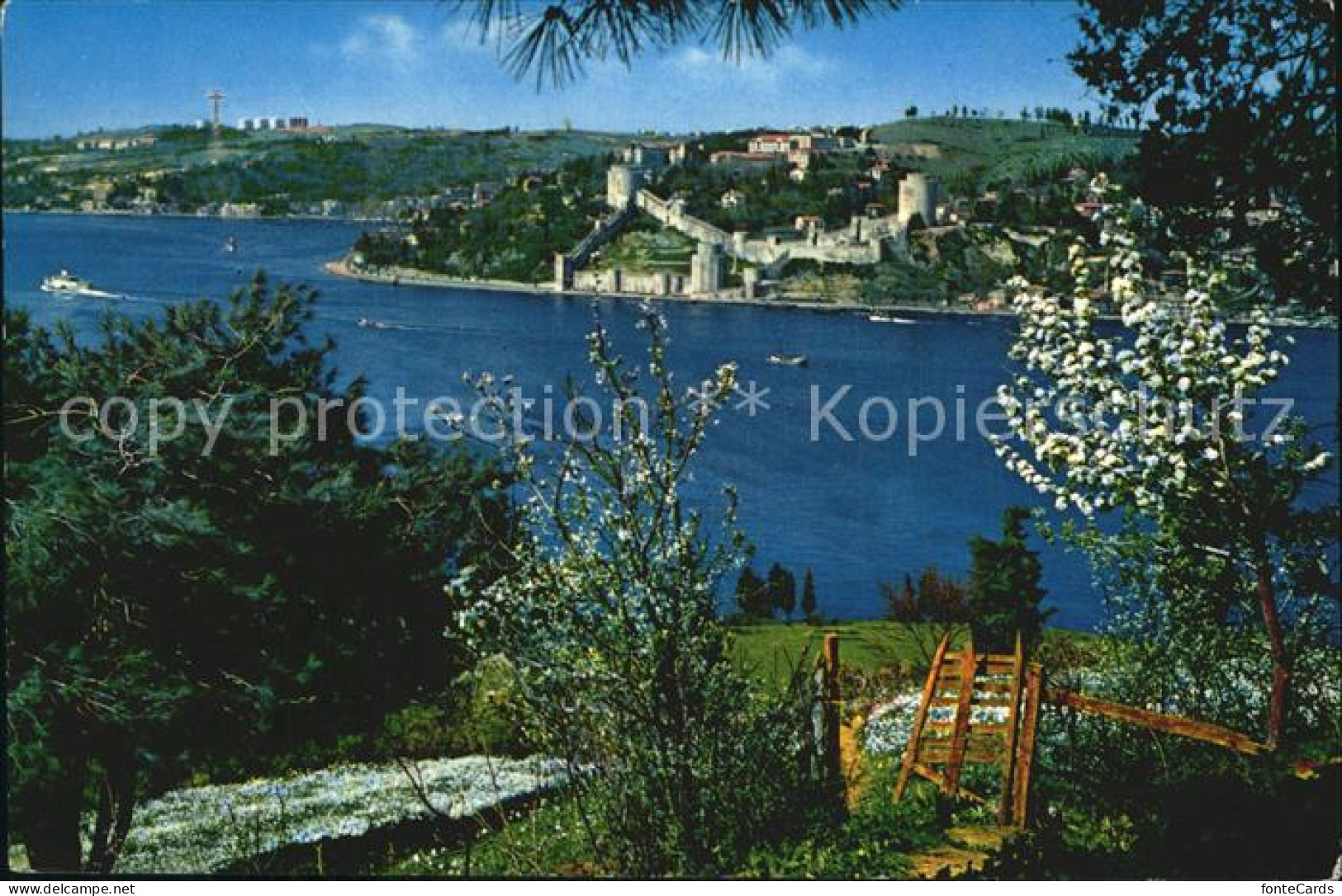 72483650 Bosphore Blick Ueber Die Bosphoruslandschaft Von Asien Nach Europa Mit  - Turquie