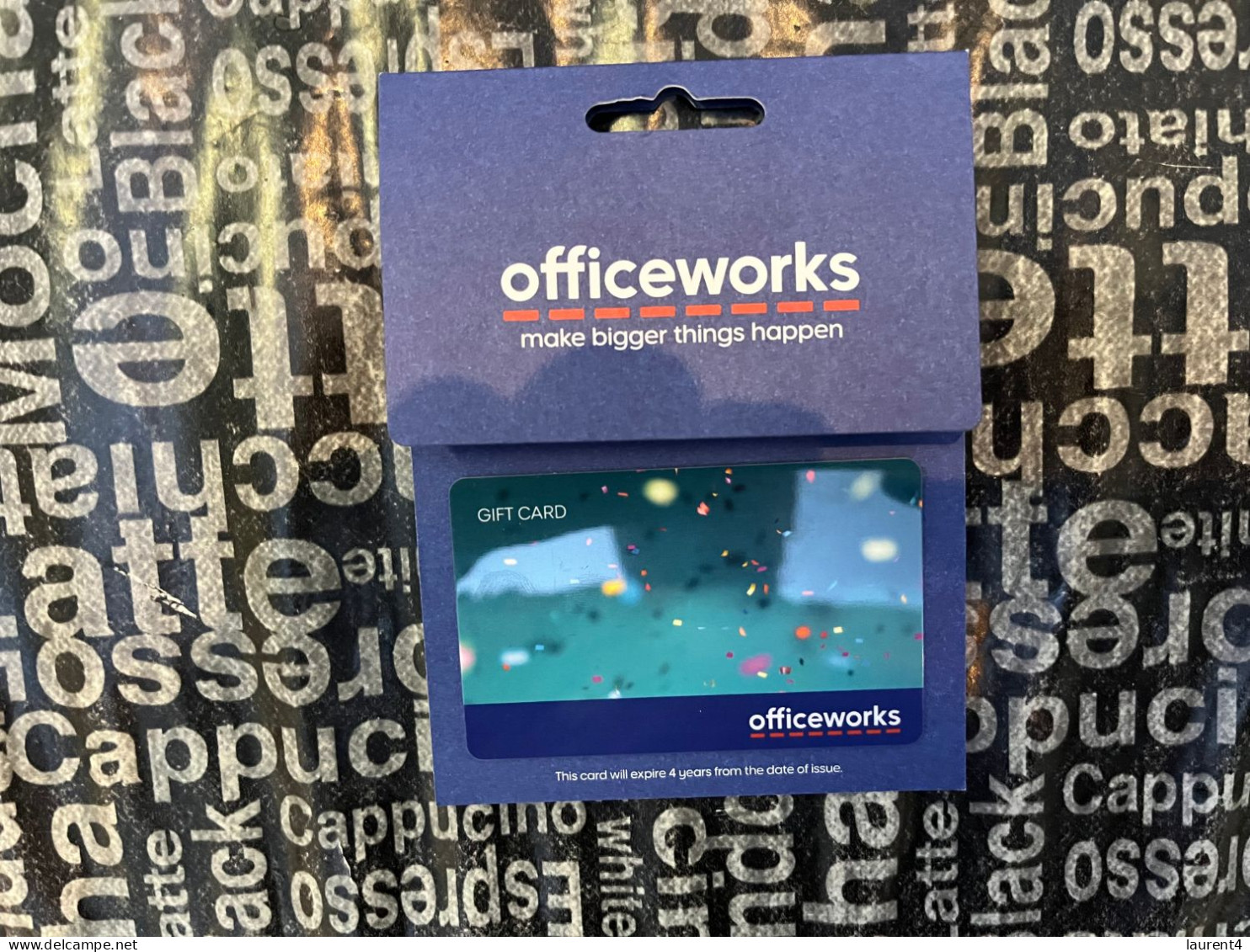 19-5-2024 (Gift Card) Collector Card - Australia - Officeworks (2 Cards - No Value On Either Card) - Cartes Cadeaux