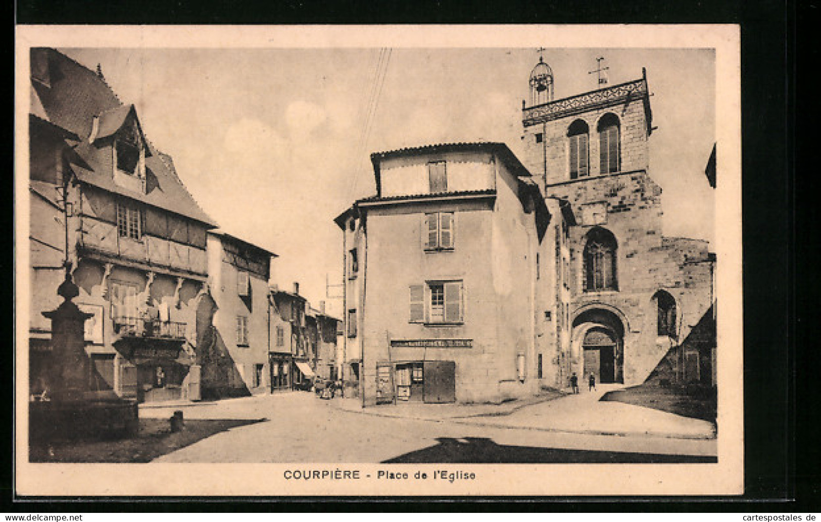 CPA Courpière, Place De L`Eglise  - Sonstige & Ohne Zuordnung